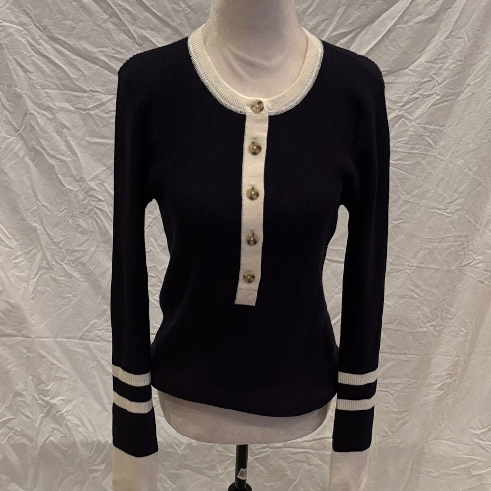 Faherty Navy and Cream Crew Neck Sweater